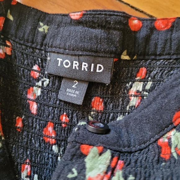 Torrid cherry print gauzy top size 2 - Picture 7 of 7